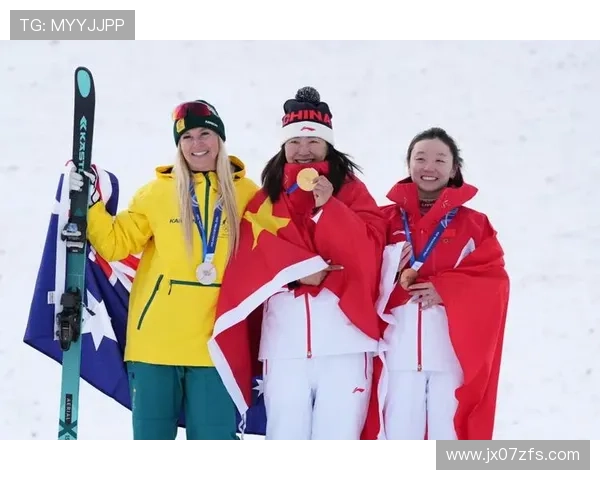 空中技巧摘铜三将同台徐梦桃萌翻