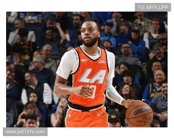 莱昂纳德54场20+分统治全场 莱昂纳德54场20+分统治全场